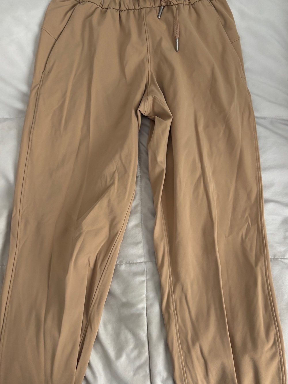 lululemon athletica Women's Ankle Cropped Drawstring Pants in Tan